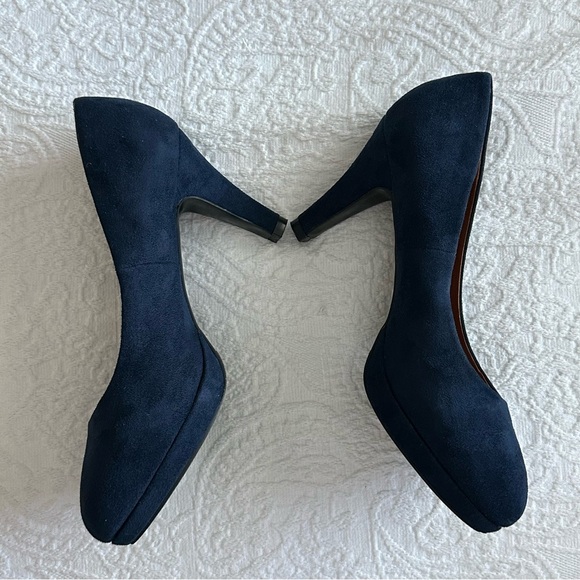 Boston Design Studio Women's 9W Faux Suede Heels Round Toe & Platform Sole Pumps - Picture 10 of 16